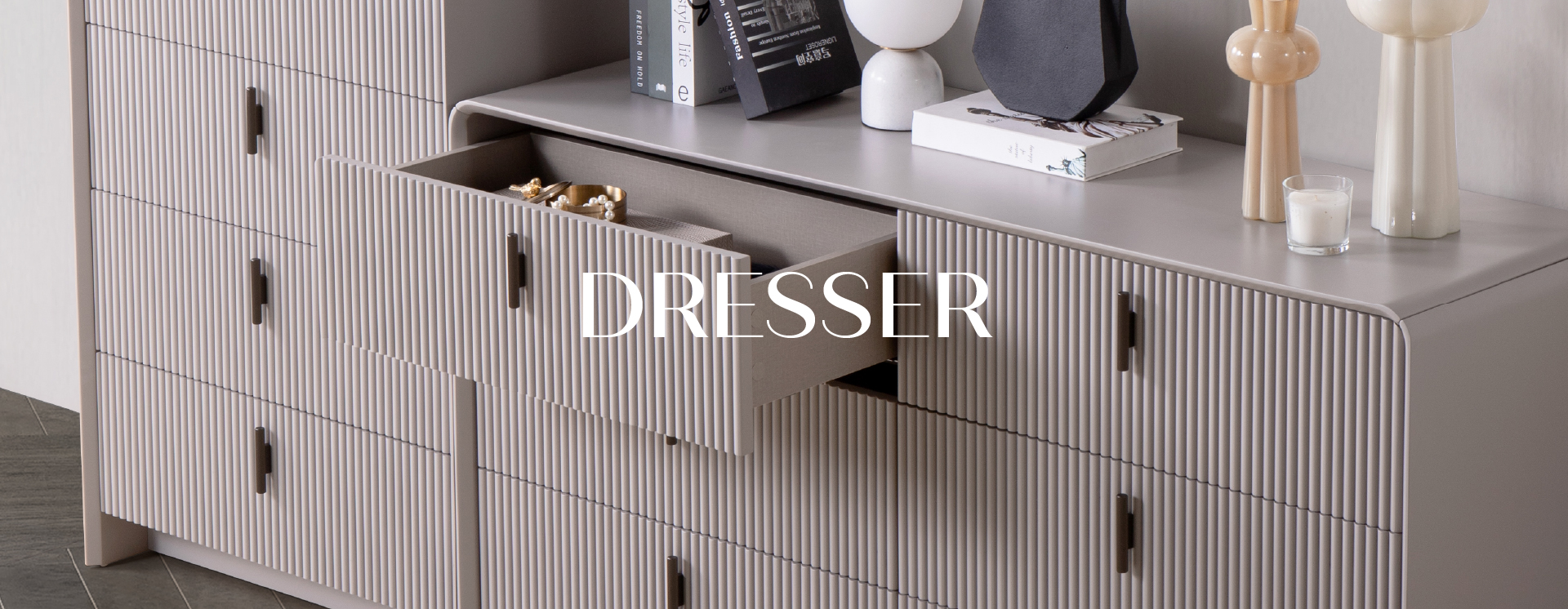 DRESSER